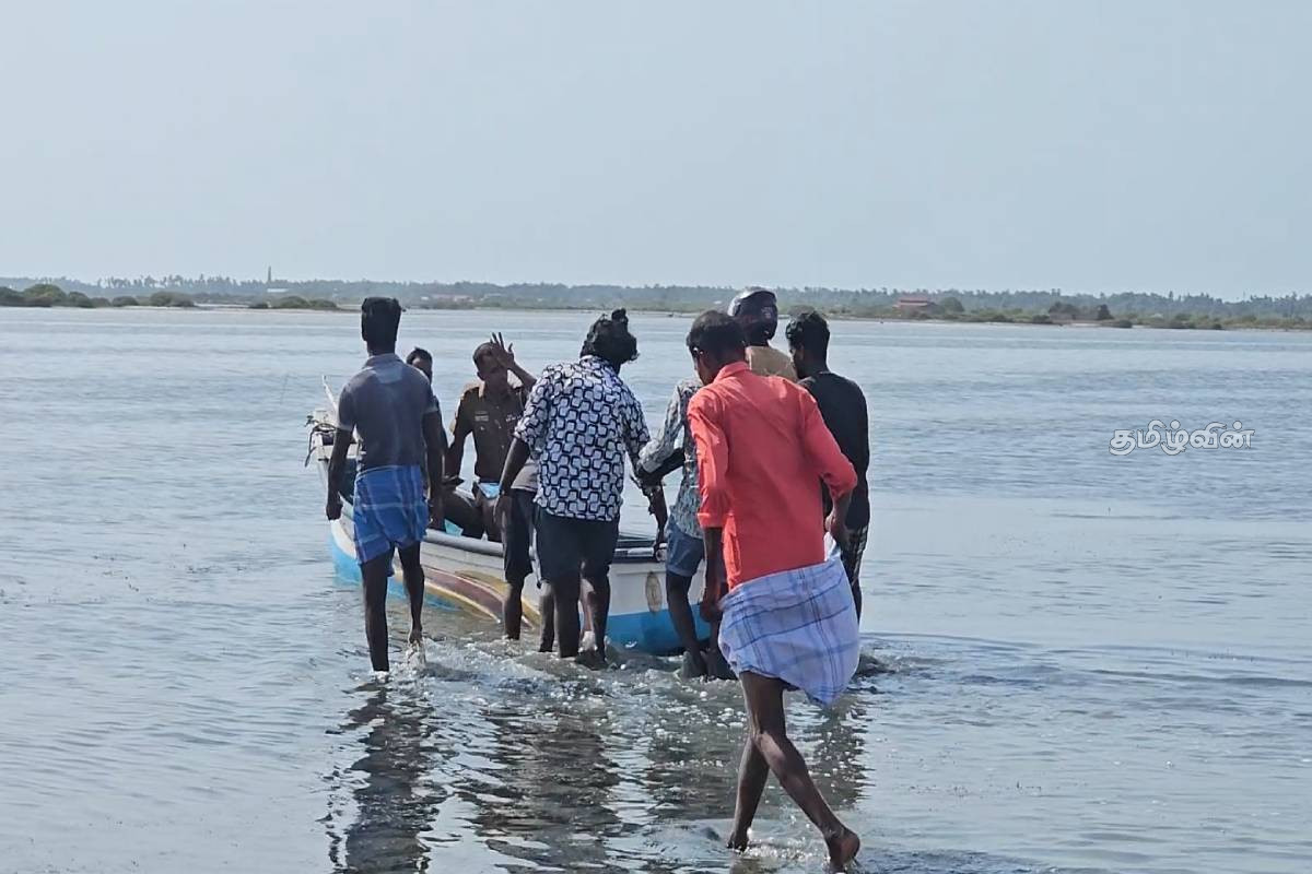 யாழில் கடற்றொழிலுக்காக சென்ற குடும்பஸ்தர் சடலமாக மீட்பு | Body Was Found Floating In The Sea In Jaffna யாழில் கடற்றொழிலுக்காக சென்ற குடும்பஸ்தர் சடலமாக மீட்பு | Body Was Found Floating In The Sea In Jaffna