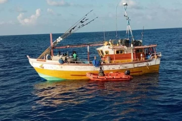 தமிழகத்திலிருந்து இலங்கை வர முயன்ற பெண் கைது: விசாரணையில் சிக்கிய முகவர்கள்