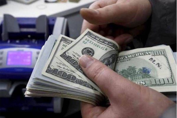 நாட்டில் இடம்பெற்ற பாரிய சட்ட விரோத டொலர் பரிமாற்றம்- அதிரடிப்படையினரால் அம்பலம்! - ஐபிசி தமிழ்