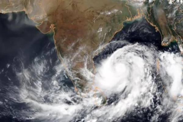 வங்காள விரிகுடாவில் உருவாகும் புயல்!- வடக்கு மாகாணத்தில் கொட்டித்தீர்க்கும் மழை | Storm Forming In The Bay Of Bengal