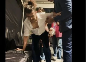 සුප්‍රසිද්ධ ගායක සෝනූ නිගම්ට ප්‍රසංගයක් අතරතුර ඉතා සංවේදී ඉරණමක්..(PHOTOS)