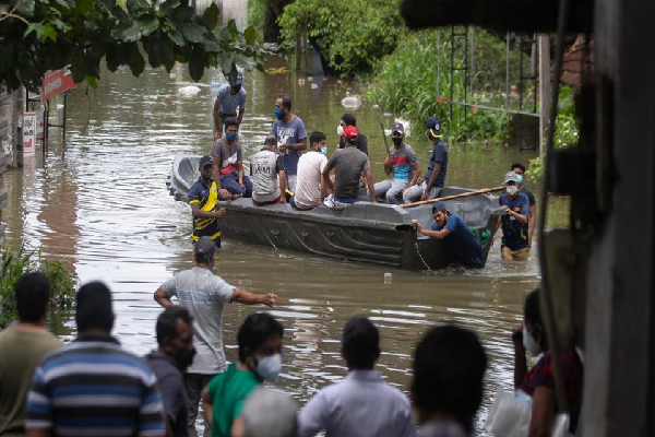 பரிதாபமாக உயிரிழந்த நிவாரணப் பணி உத்தியோகத்தர்! இரத்தினபுரியில் சோகம் | Man Dead In Floods