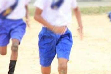 කනත් කපා අමානුෂික ලෙස 10 වසරේ සිසුවාට පහරදුන් සිසුන්.