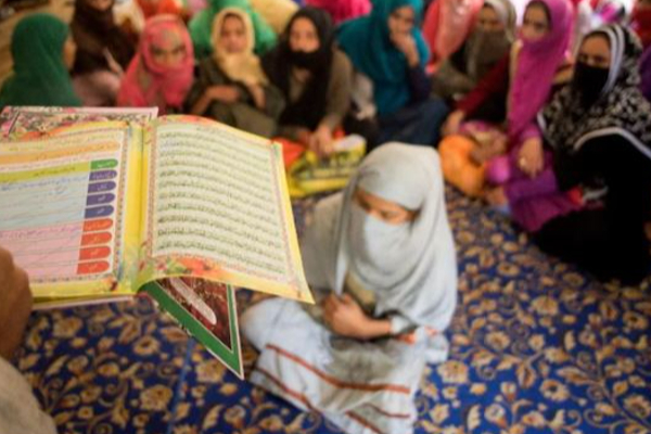 16 வயதிலேயே முஸ்லிம் பெண்கள் திருமணம் செய்யலாம் - உயர்நீதிமன்றம் உத்தரவு! - தமிழ்நாடு