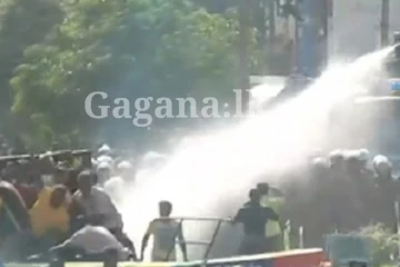 විරෝධතාවය අතරතුර දේශපාලන ප්‍රබලයෙක් වහාම රෝහල් ගත කෙරේ..