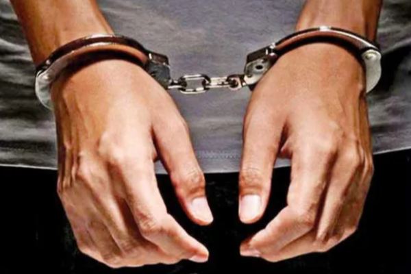 பாதுகாக்கப்பட்ட வனப் பகுதியில் ஆறு சந்தேகநபர்கள் செய்த சட்டவிரோத செயல் | Six Suspects Arrested For Digging Treasure பாதுகாக்கப்பட்ட வனப் பகுதியில் ஆறு சந்தேகநபர்கள் செய்த சட்டவிரோத செயல் | Six Suspects Arrested For Digging Treasure