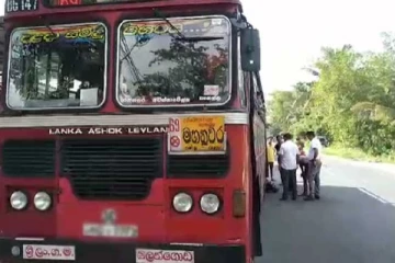 100க்கும் மேற்பட்ட பயணிகளின் உயிரை காப்பாற்றிய சாரதி