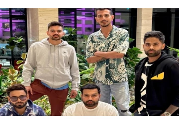 வெறித்தனம்... Style lookக்கில் போஸ் கொடுத்த இந்திய கிரிக்கெட் வீரர்கள் - தெறிக்க விடும் ரசிகர்கள்..!