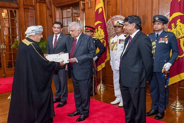 இலங்கைக்கான புதிய தூதுவர்கள் ஜனாதிபதியிடம் தமது நற்சான்றிதழ்களை கையளித்தனர்(Photos) | Ambassadors Presented Credentials To The President