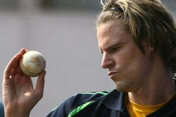 அன்று நம்பர் 1 பவுலர்; இன்று அக்கவுண்ட்ஸ் மேனேஜர் - தலைகீழான ஆஸ்திரேலியா வீரர் வாழ்க்கை!