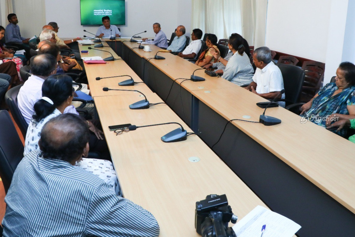 விவசாயிகளை வாழ வைப்பதாகக் கூறிவிட்டு இன்று நட்டாற்றில் கைவிட்டுள்ளது அநுர அரசு - சஜித் குற்றச்சாட்டு | Sajith Accuses Anura Government Abandoning Farmers விவசாயிகளை வாழ வைப்பதாகக் கூறிவிட்டு இன்று நட்டாற்றில் கைவிட்டுள்ளது அநுர அரசு - சஜித் குற்றச்சாட்டு | Sajith Accuses Anura Government Abandoning Farmers