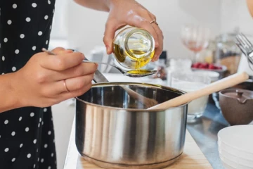 கொழுப்பை கரைக்க அரிசியில் இதை இரண்டு சொட்டு கலந்து சமைத்தால் போதும்! என்ன நடக்கும் தெரியுமா?