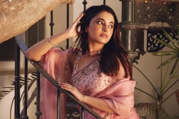 பிரியங்கா மோகன் சேலையில் அழகிய போட்டோஷூட்