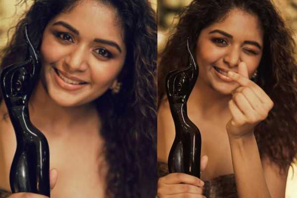 நடிச்ச ஒரே படத்துக்கு 4 விருது!! நடிகை அதிதி சங்கரின் லேட்டஸ்ட் புகைப்படங்கள்... | Actress Aditi Latest Mirror Selfie Photoshoot நடிச்ச ஒரே படத்துக்கு 4 விருது!! நடிகை அதிதி சங்கரின் லேட்டஸ்ட் புகைப்படங்கள்... | Actress Aditi Latest Mirror Selfie Photoshoot