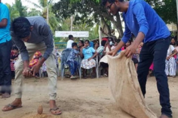 யாழ். பகுதியில் இடம்பெற்ற தேங்காய்ப் போர்