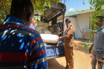 வீட்டில் பதுக்கி வைத்திருந்த உலர்ந்த மஞ்சள் கட்டி மூட்டைகளுடன் ஒருவர் கைது