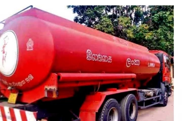 ඉන්ධන පිරවුම්හල් වසා දැමේ - අර්බුධය තවත් දරුණු අතට..? තෙල් පෝලිම් තවත් දීර්ඝ වන ලකුණු..