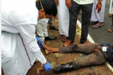 விபத்தில் சிக்கி துடிதுடித்த இளைஞர்! வேட்டியை கிழித்து சிகிச்சையளித்த எம்எல்ஏ