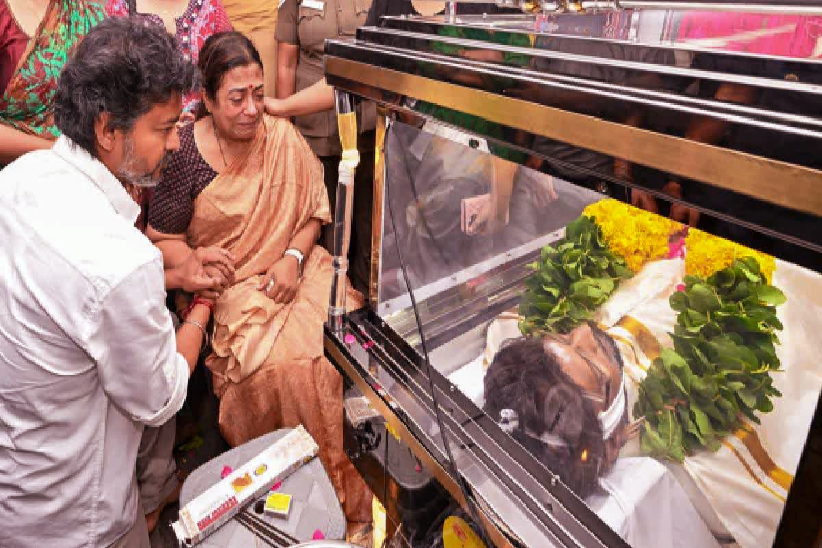 PPP வைத்து தகனம் செய்யப்பட்ட பாக்கியராஜ் உடல்! நடிகர் பார்த்திபன் விளக்கம் | Bhagyaraj S Body Cremated Ppp Actor Parthiban