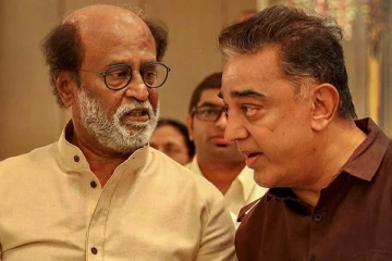 கமலை பாராட்ட நேரம் காலம் பார்க்காத சூப்பர் ஸ்டார் ரஜினி ! பல வருடங்களுக்கு முன்  நடந்த சுவாரஸ்யமான விஷயம்..