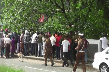 மகாவலி ஆற்றங்கரையில் நிர்வாண நிலையில் ஆண் ஒருவரின் சடலம் மீட்பு