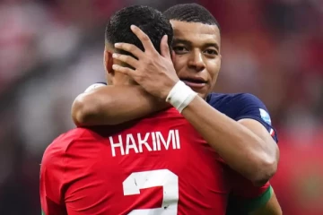 கவலைப்படாதே சகோதரா, நீ வரலாறு படைத்திருக்கிறாய்! உலகக்கோப்பை தோல்வியால் கதறிய எதிரணி வீரருக்கு Kylian Mbappe-வின் ஆறுதல்