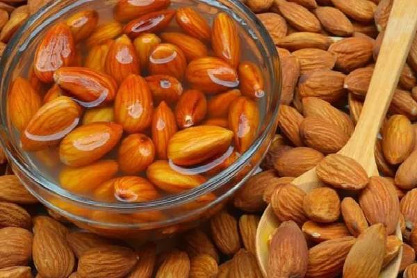 பரீட்சை நேரத்தில் நினைவாற்றலை அதிகரிக்கணுமா? இந்த உணவுகளை தவிர்க்காதிங்க! | Which Foods Boost Kids Brain Health Memory Power