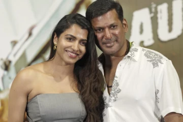 திருமணம் செய்யப்போகும் சாய் தன்ஷிகாவிற்கும் விஷாலுக்கும் வயது வித்தியாசம் இவ்வளவா?