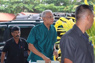 மெய்ப் பாதுகாவலருடன் வெளியேறிய சுமந்திரன்! நெஞ்சு பதைபதைக்கும் என தொண்டனின் ஆதங்கம்