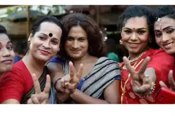 திருநங்கைகள் இப்படியும் அம்மாவாக முடியும் - ஆச்சர்யமூட்டும் சம்பவம்!