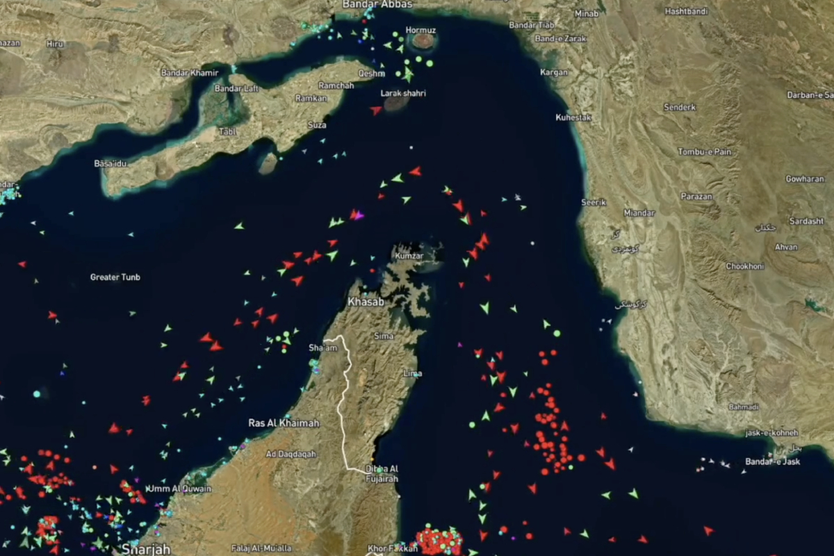 அமெரிக்காவுக்கு பேரிடி! ஹார்மோஸ் ஜலசந்தியை வைத்து ஈரானின் முக்கிய நகர்வு | Iran Allows Ships Trading In Chinese Yuan