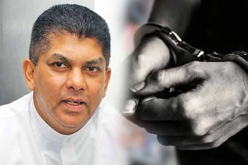 முன்னாள் இராஜாங்க அமைச்சர் லொஹான் ரத்வத்த கைது