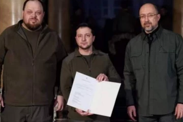 உறுப்பு நாடாகும் விண்ணப்பத்தில் கையெழுத்திட உக்ரைன் அதிபர்!