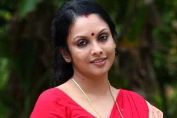 தலைநகரம் பட புகழ் நடிகையா இது... சால்ட் அன் பெப்பர் லுக்கில் ஆளே மாறிவிட்டாரே