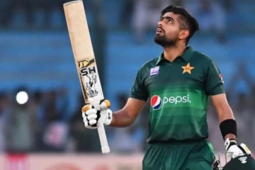 கிரிக்கெட்டில் யாரும் படைக்காத சாதனை - கோலியை பின்னுக்கு தள்ளிய பாகிஸ்தான் வீரர்