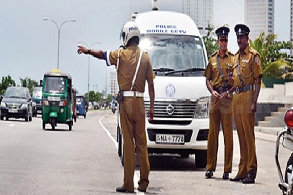 கடற்படை முகாம் அருகே பட்டப்பகலில் பாரிய துணிகர கொள்ளை - சிறிலங்கா இராணுவ சாரதி உட்பட இருவர் கைது | Police Who Prevented The Massive Robbery