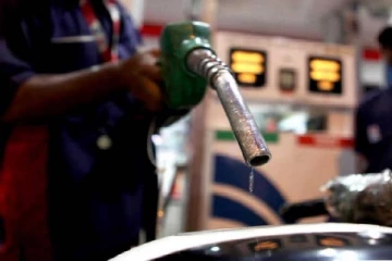 கள்ள சந்தையில் தண்ணீராக மாறிய எரிபொருள்