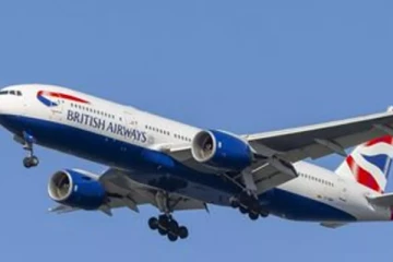 நடுவானில் விமானத்தில் வெளியேறிய புகை ; உயிர் தப்பிய 142 பேர்