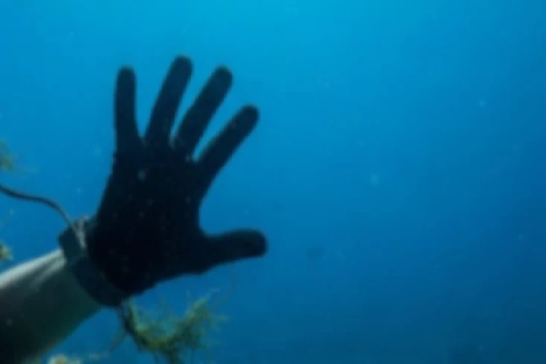 இலங்கைக்கு சுற்றுலா வந்த உக்ரைன் நாட்டவருக்கு ஏற்பட்ட விபரீதம் | Ukrainian Tourist Drowns In Sri Lanka இலங்கைக்கு சுற்றுலா வந்த உக்ரைன் நாட்டவருக்கு ஏற்பட்ட விபரீதம் | Ukrainian Tourist Drowns In Sri Lanka