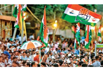 “சர்வாதிகாரி ஸ்டாலின் போட்டோவை முதலில் தூக்கி எரியுங்கள்” – கிழித்தெடுத்த காங்கிரஸ்!