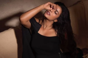 நம்ம நடிகை ஐஸ்வர்யா ராஜேஷ்-ஆ இது!! இப்படி மாடர்னில் ஆளே மாறிட்டாங்களே..