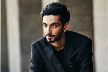 அச்சு அசல் அனிருத் போலவே இருக்கும் நபர்.. புகைப்படத்தை பார்த்தா ஷாக் ஆகிடுவீங்க