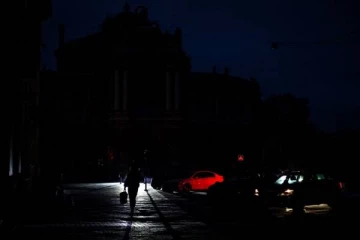 ட்ரோன்களால் வேட்டையாடிய ரஷ்யா: 1.5 மில்லியன் மக்கள் இருளில் தவிப்பு