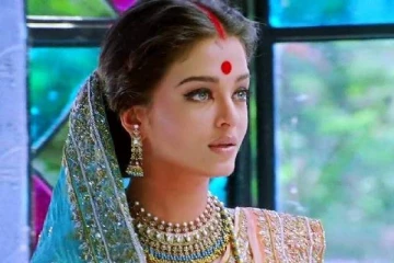 முகம் லட்சுமி கடாட்சத்துடன் இருக்க  குங்குமத்தை இப்படி வையுங்கள்!