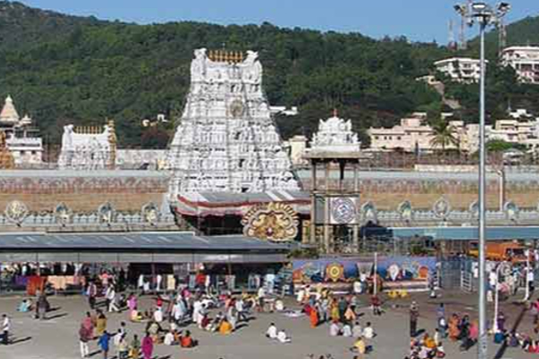 திருப்பதி ஏழுமலையான் கோவிலில் நிரம்பி வழியும் பக்தர்கள் கூட்டம் - 4 கோடி உண்டியல் காணிக்கை..! - தமிழ்நாடு