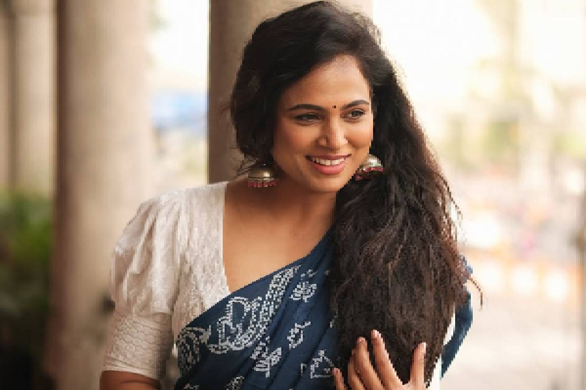 பாம்பு கடிச்சதே தெரியல. அப்பா இறப்பு குறித்து நடிகை ரம்யா பாண்டியன் எமோஷனல்.. | Ramya Pandian Opens Up On Her Late Father பாம்பு கடிச்சதே தெரியல. அப்பா இறப்பு குறித்து நடிகை ரம்யா பாண்டியன் எமோஷனல்.. | Ramya Pandian Opens Up On Her Late Father