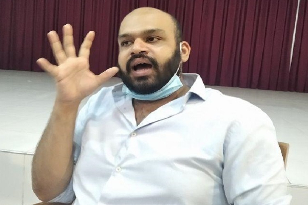 சிறுபிள்ளைத்தனமாக புலம்பும் சாணக்கியனை பொருட்படுத்தத் தேவையில்லை - விக்னேஸ்வரன் பதிலடி! | Shanakiyan C V Vigneswaran Tamil National Parties