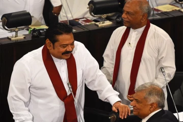 பிரதமர் செயலகத்தின் செலவுகளை குறைத்து அரசை காப்பாற்றிய பிரதமர்