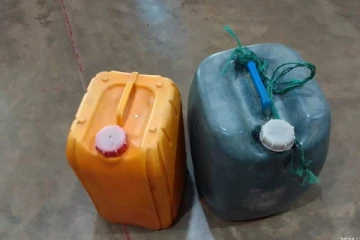 கசிப்பு வியாபாரத்தில் ஈடுபட்ட இளைஞர் கைது (Photo)