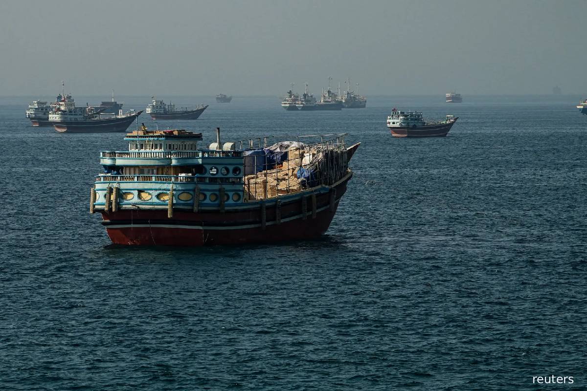 ஹார்முஸில் அமெரிக்க, இஸ்ரேலிய கப்பல்களைத் தடை செய்யும் மசோதா | Draft Bill Bar Us Israeli Ships ஹார்முஸில் அமெரிக்க, இஸ்ரேலிய கப்பல்களைத் தடை செய்யும் மசோதா | Draft Bill Bar Us Israeli Ships